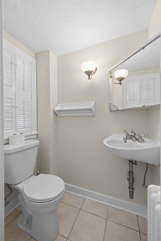12 Gates Rd, Shrewsbury, MA 01545