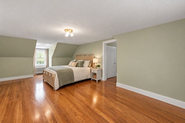 12 Gates Rd, Shrewsbury, MA 01545