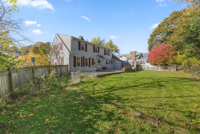 12 Gates Rd, Shrewsbury, MA 01545