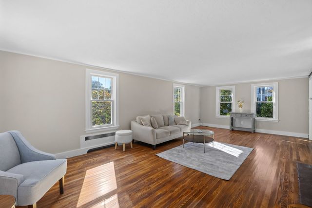 12 Gates Rd, Shrewsbury, MA 01545