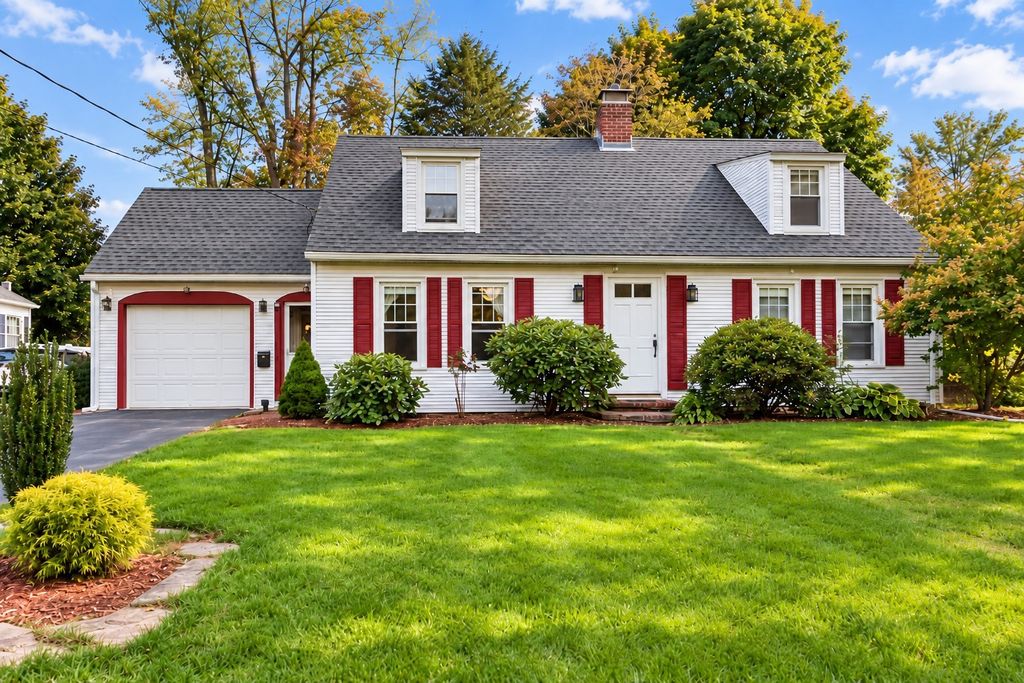12 Gates Rd, Shrewsbury, MA 01545