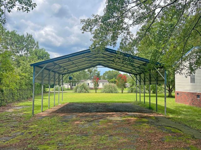 1156 W A. Gamble Road, Manning, SC 29102