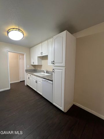 38609 32nd Street East, Palmdale, CA 93550