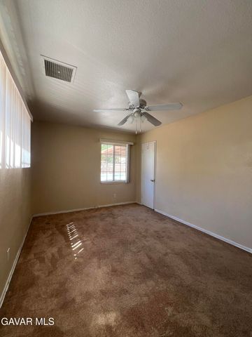 38609 32nd Street East, Palmdale, CA 93550