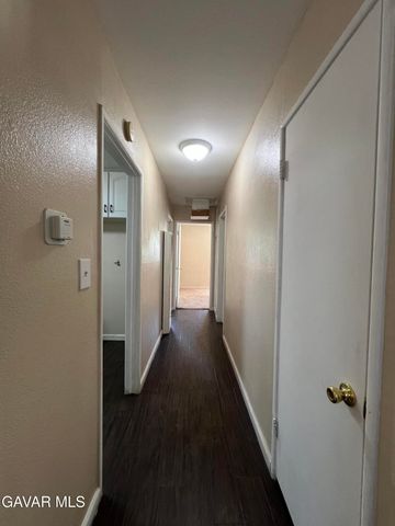 38609 32nd Street East, Palmdale, CA 93550