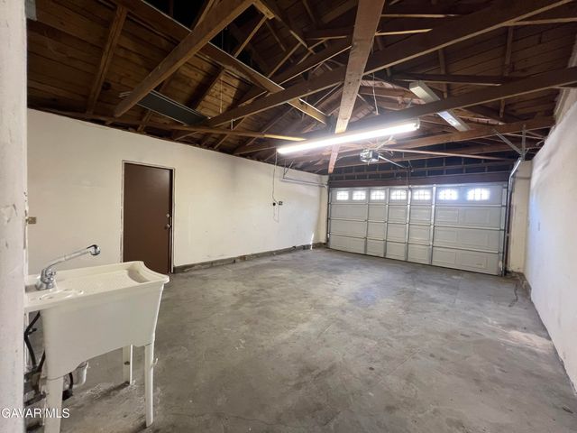 38609 32nd Street East, Palmdale, CA 93550