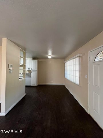 38609 32nd Street East, Palmdale, CA 93550