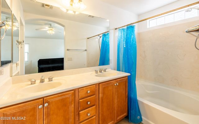 457 S Stone Bench Road, Vail, AZ 85641