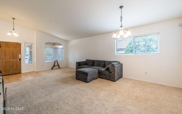 457 S Stone Bench Road, Vail, AZ 85641