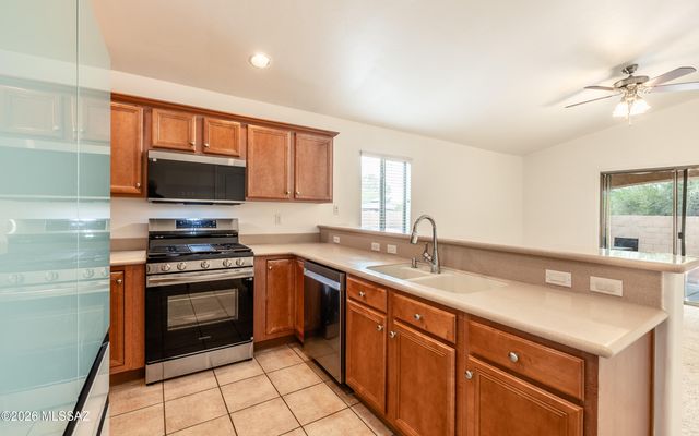 457 S Stone Bench Road, Vail, AZ 85641