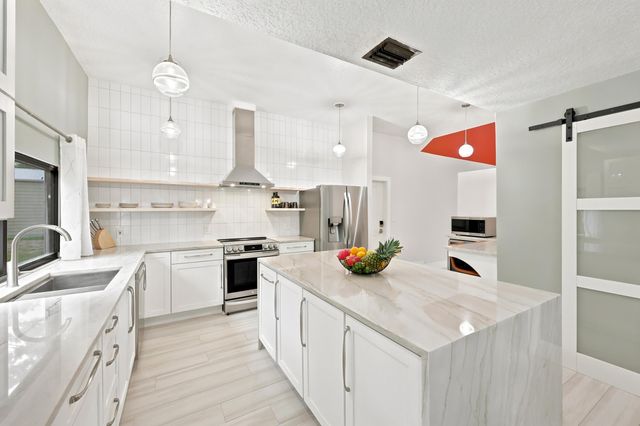 15590 61st Place N, Loxahatchee, FL 33470