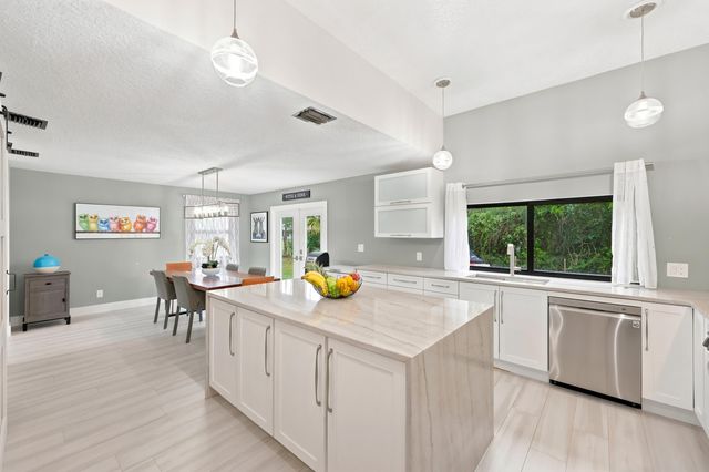 15590 61st Place N, Loxahatchee, FL 33470