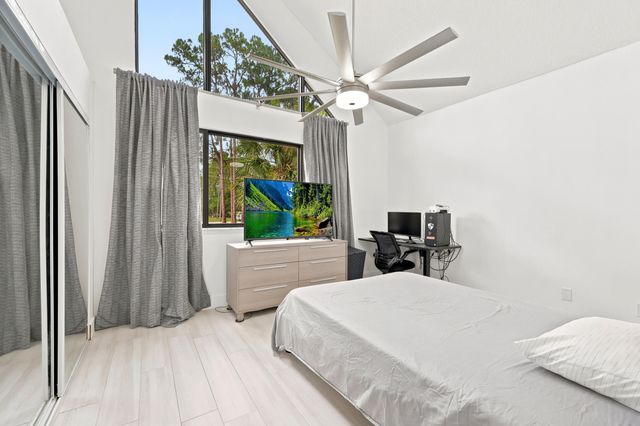 15590 61st Place N, Loxahatchee, FL 33470