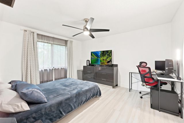15590 61st Place N, Loxahatchee, FL 33470