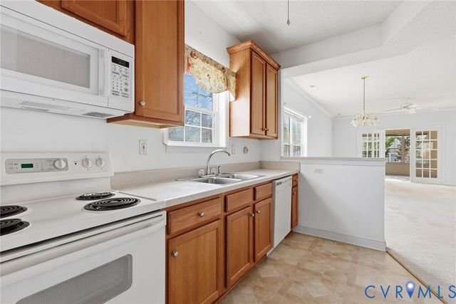 4642 Twin Hickory Lake Dr, Glen Allen, VA 23059