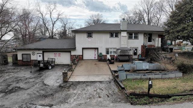 3738 Ditzler Avenue, Kansas City, MO 64133