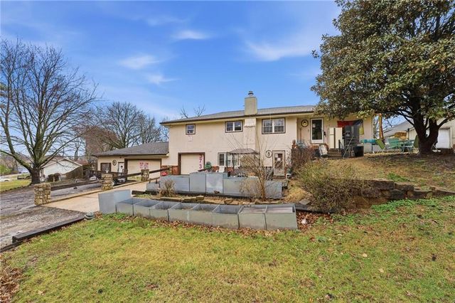 3738 Ditzler Avenue, Kansas City, MO 64133