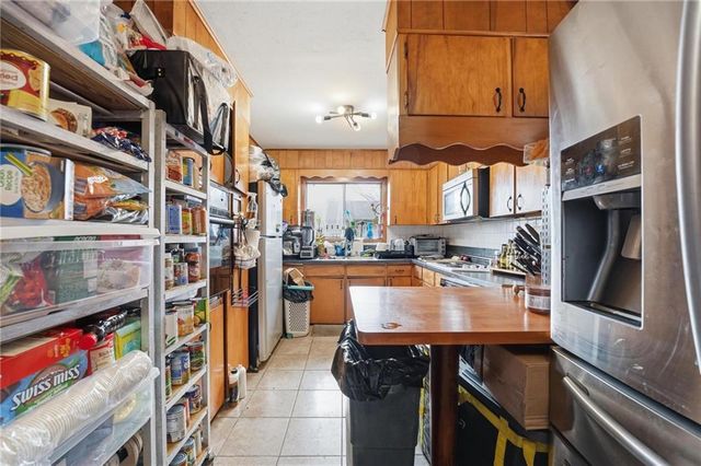 3738 Ditzler Avenue, Kansas City, MO 64133