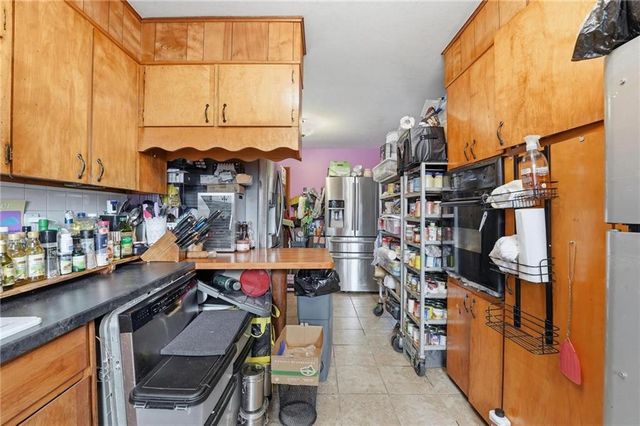 3738 Ditzler Avenue, Kansas City, MO 64133