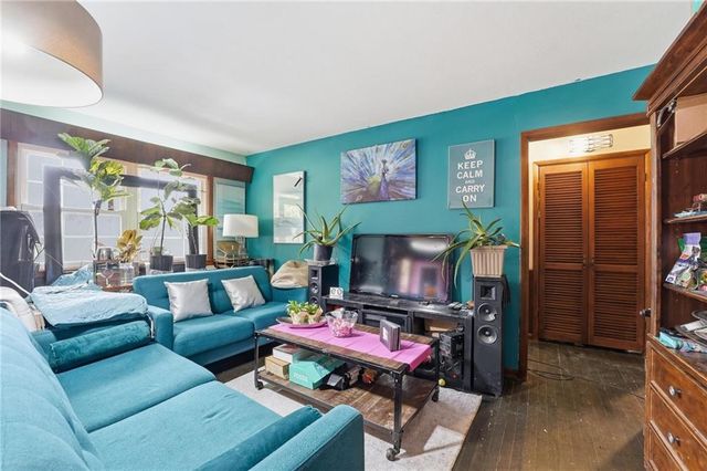 3738 Ditzler Avenue, Kansas City, MO 64133