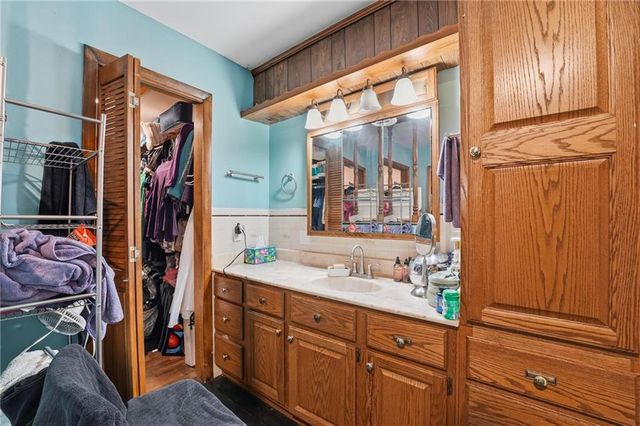 3738 Ditzler Avenue, Kansas City, MO 64133