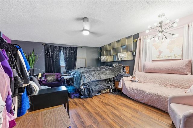 3738 Ditzler Avenue, Kansas City, MO 64133