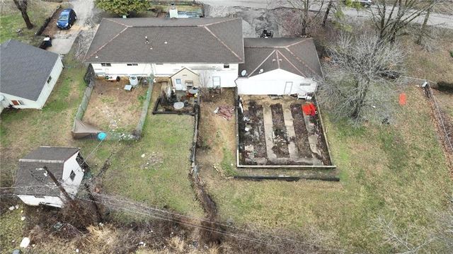 3738 Ditzler Avenue, Kansas City, MO 64133