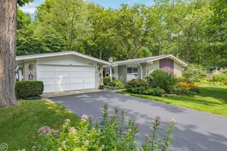 11027 Timberline Drive, Shelby Twp, MI 48316