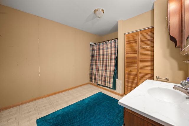 181 Tilton Park Drive, Dekalb, IL 60115