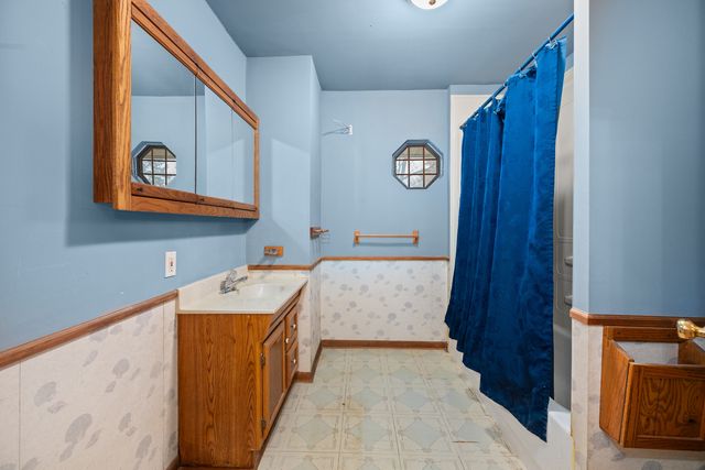 181 Tilton Park Drive, Dekalb, IL 60115