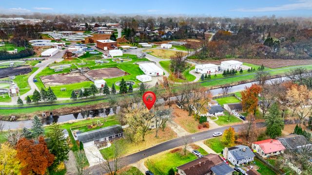 181 Tilton Park Drive, Dekalb, IL 60115