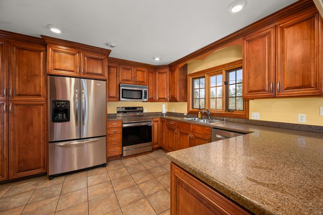 181 Tilton Park Drive, Dekalb, IL 60115