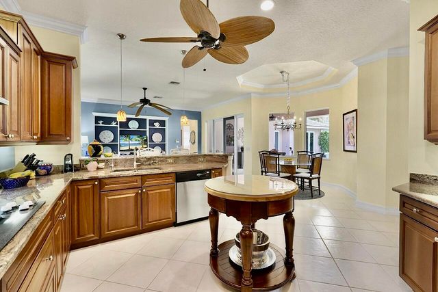 9078 Castle Harbour Circle, Vero Beach, FL 32963