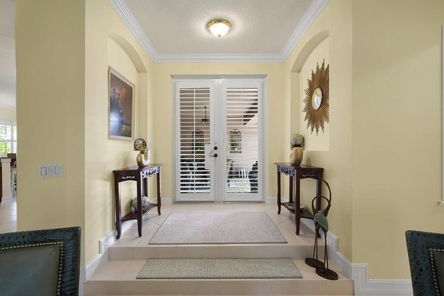 9078 Castle Harbour Circle, Vero Beach, FL 32963