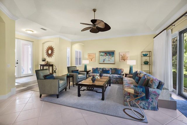 9078 Castle Harbour Circle, Vero Beach, FL 32963