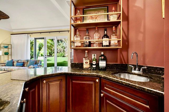 9078 Castle Harbour Circle, Vero Beach, FL 32963