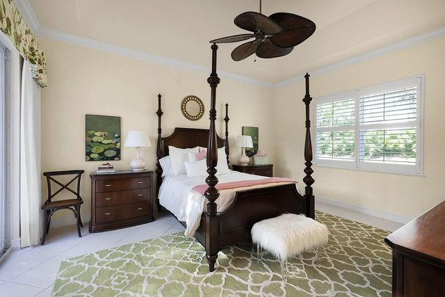 9078 Castle Harbour Circle, Vero Beach, FL 32963