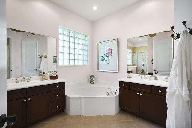 9078 Castle Harbour Circle, Vero Beach, FL 32963