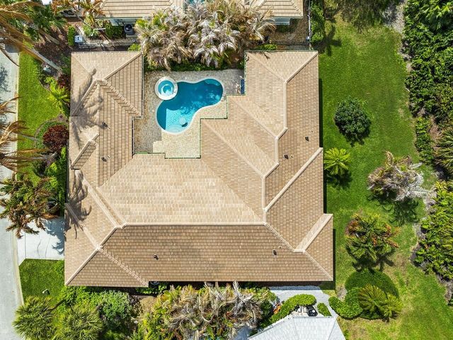 9078 Castle Harbour Circle, Vero Beach, FL 32963