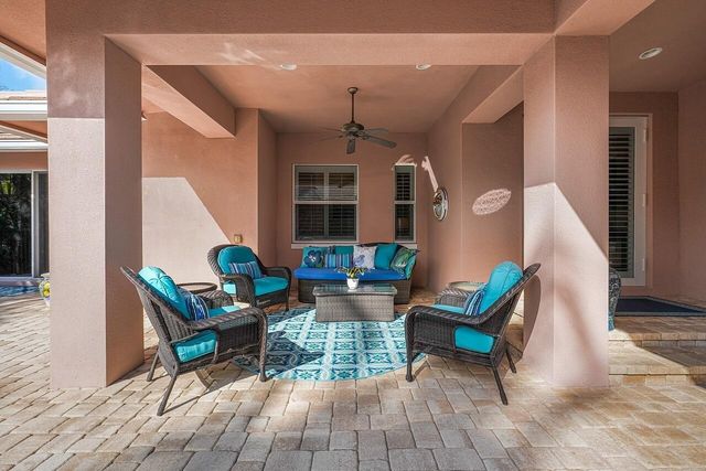 9078 Castle Harbour Circle, Vero Beach, FL 32963