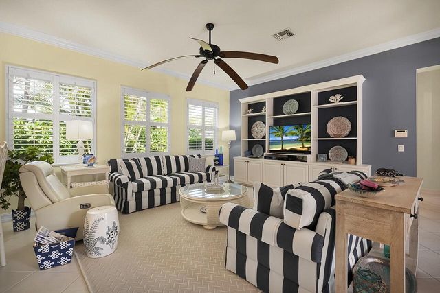 9078 Castle Harbour Circle, Vero Beach, FL 32963