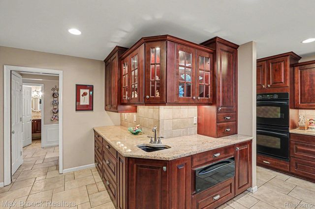 3794 Shellmarr Lane, Bloomfield Hills, MI 48302