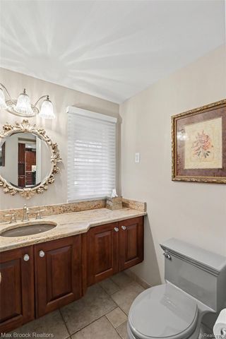 3794 Shellmarr Lane, Bloomfield Hills, MI 48302