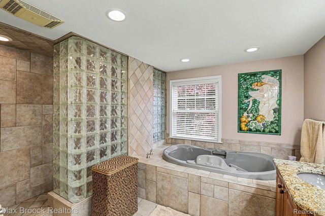 3794 Shellmarr Lane, Bloomfield Hills, MI 48302