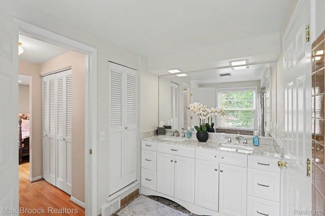 3794 Shellmarr Lane, Bloomfield Hills, MI 48302