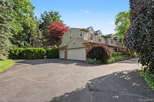 3794 Shellmarr Lane, Bloomfield Hills, MI 48302