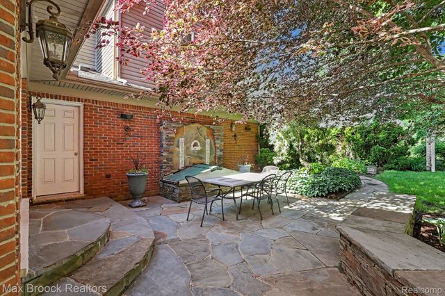 3794 Shellmarr Lane, Bloomfield Hills, MI 48302