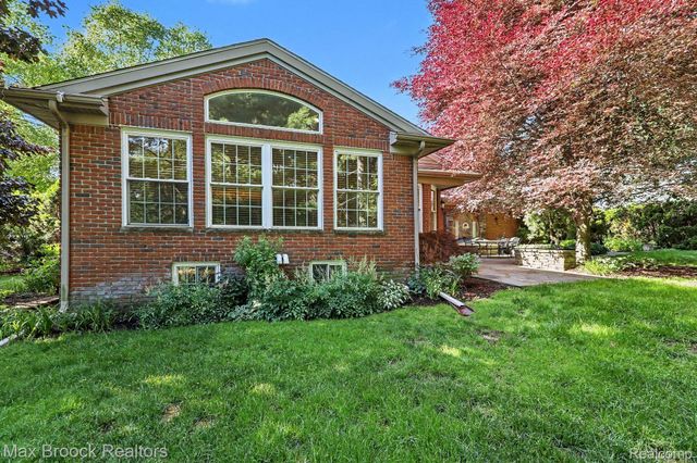 3794 Shellmarr Lane, Bloomfield Hills, MI 48302