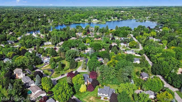 3794 Shellmarr Lane, Bloomfield Hills, MI 48302