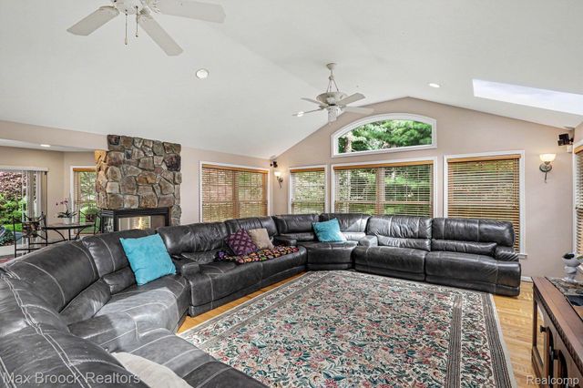 3794 Shellmarr Lane, Bloomfield Hills, MI 48302